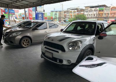 งานติดตั้งกระจกรถยนต์ Mini Cooper